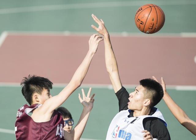 亚洲三级在线