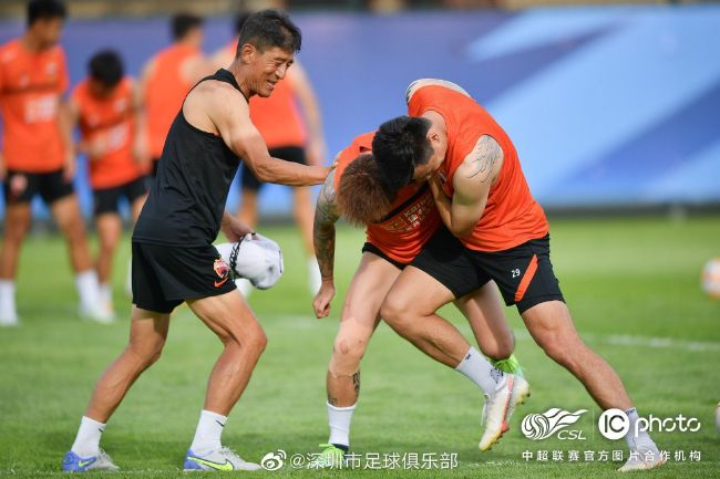 边摸边亲奶边做爽的导演是谁